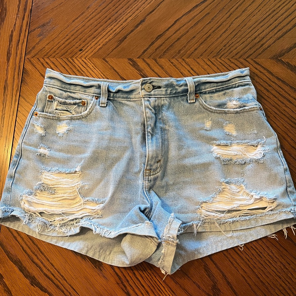 Abercrombie and Fitch cut off shorts